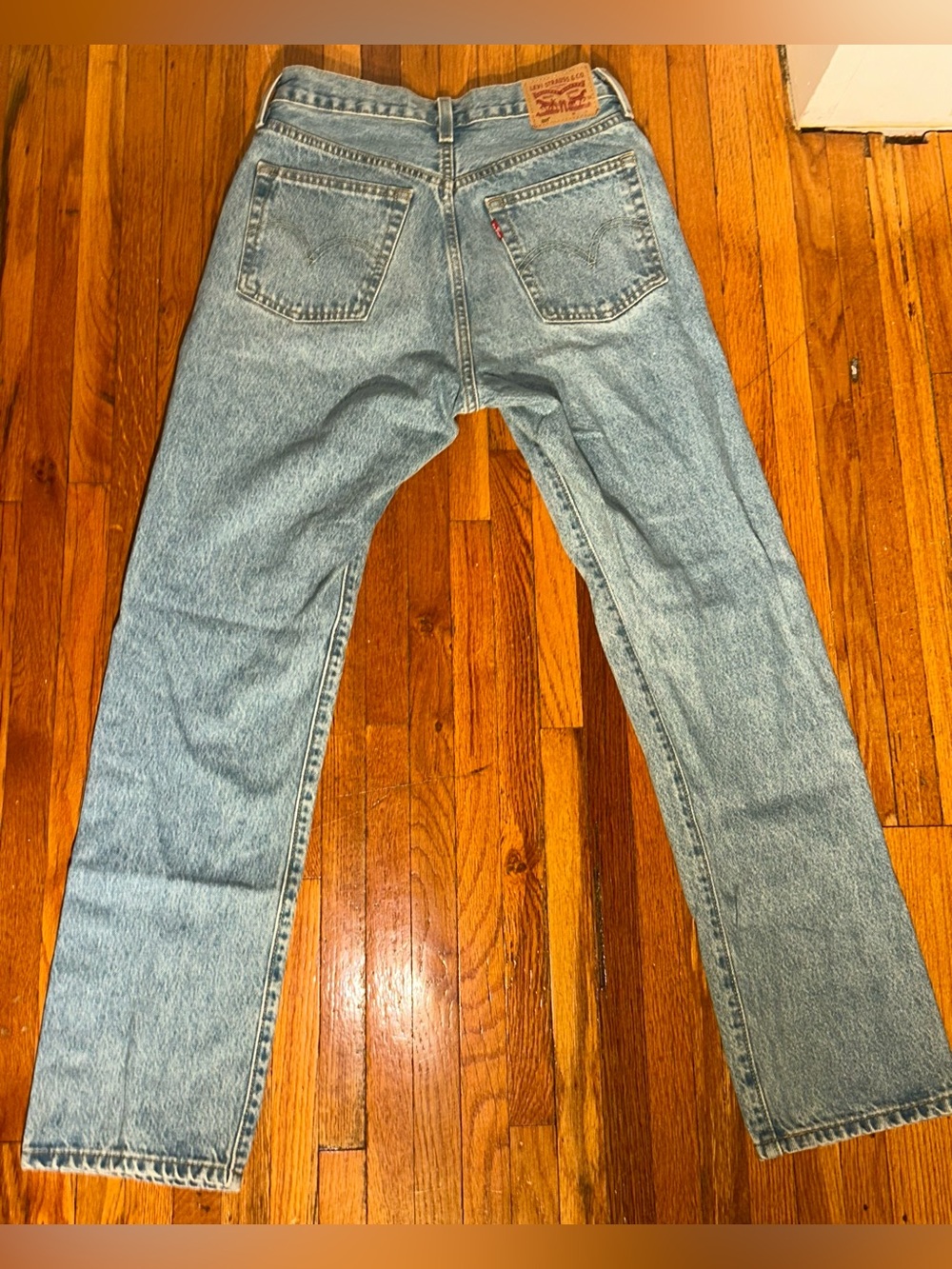 Levi's Light Wash High-Rise Straight Jeans - Picture 8 of 8
